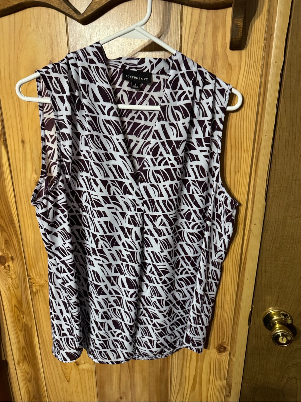 Sleeveless Printed V-Neck Top — White and Dark Purple